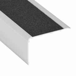 Nez De Marche Alu Incolore Bord Sifflet 68 X 43 Mm Longueur 3 Mètres -Pas Cher Corner Métal Soldes Magasin 13463