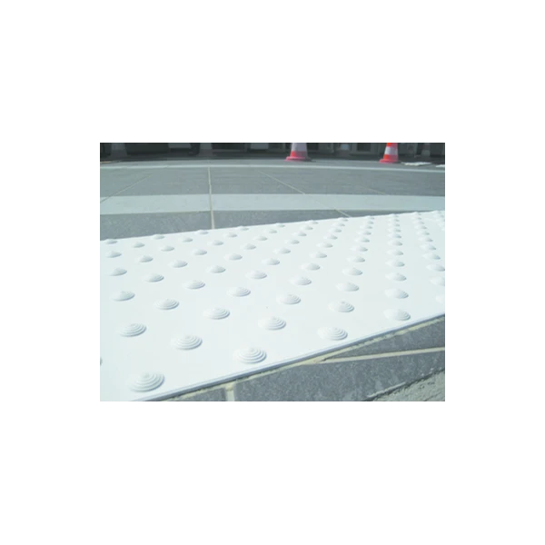 Dalle Podotactile Exteline Adhésive Pour Extérieur Blanche Dimensions 820x400 Mm épaisseur 7 Mm Romus 4205 2 Dalle Podotactile Exteline Adhésive Pour Extérieur Blanche Dimensions 820x400 Mm épaisseur 7 Mm Romus 4205 – Image 2