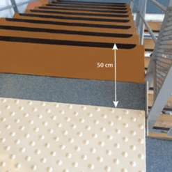 Dalle Podotactile PU Adhésive Accessdal Romus - 1400 X 400 Mm - Blanc RAL 9016 4323 -Pas Cher Corner Métal Soldes Magasin 4443s